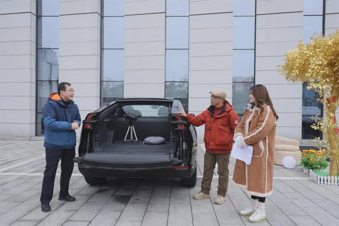 法！看“第三辆车”如何“抵三辆车”龙8国际头号玩家伙伴E起聊升级新享(图11)