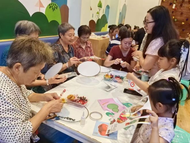 兴开展丰富多彩的七夕主题活动网络中国节·七夕｜重庆渝北回(图8)